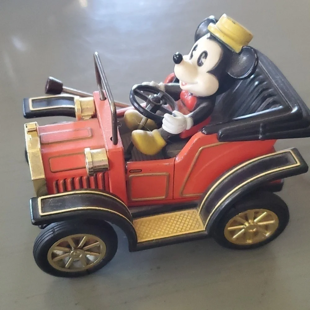Mickey Mouse Masudaya Corp. 1981 W/pull lever Vintage Made in Japan
